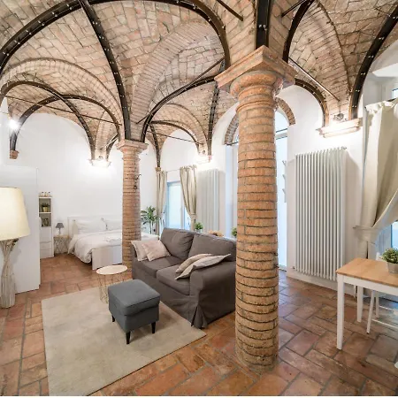 Lovely Loft In Apartment Reggio Emilia