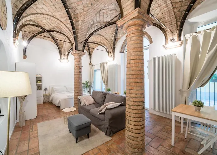 Lovely Loft In شقة ريجّو إيميليا